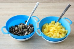 название картинки Салат курица ананас грибы сыр