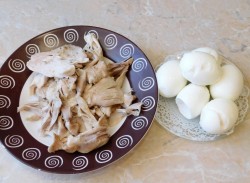 Салат курица ананас сыр грецкий орех