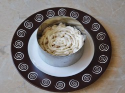 название картинки Салат курица ананасы сыр яйцо