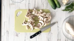 название картинки Салат курица грибы огурец