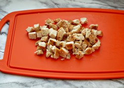 Салат курица с ананасами сыром и чесноком