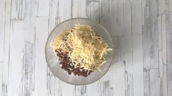 название картинки Салат курица с фасолью и грибами