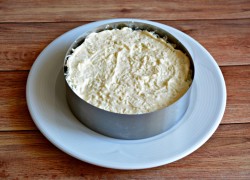 Салат курица с шампиньонами и грецкими орехами