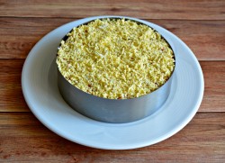 Салат курица с шампиньонами и грецкими орехами