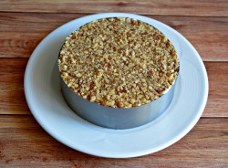 Салат курица с шампиньонами и грецкими орехами