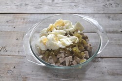 название картинки Салат с курицей, огурцом, яйцом и сыром