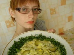 название картинки Салат курица, соленые огурцы, майонез