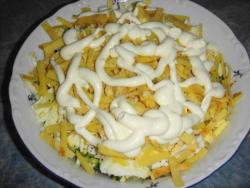 название картинки Салат Курортный с яичными блинами