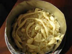 Салат лисья шубка с грибами и копчёным сыром