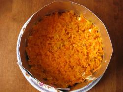 Салат лисья шубка с грибами и копчёным сыром