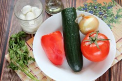 название картинки Салат с рассольным сыром