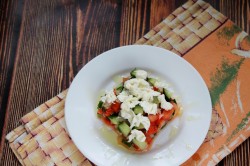 название картинки Салат с рассольным сыром