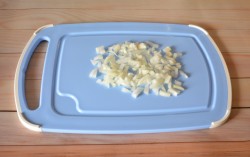 название картинки Салат жареные грибы с яйцом и курицей