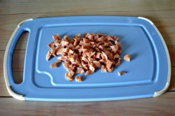 название картинки Салат жареные грибы с яйцом и курицей