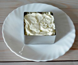 название картинки Салат жареные грибы с яйцом и курицей