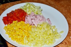 Салат Любимый с колбасой и овощами - шаг 11
