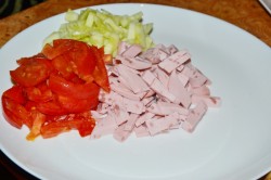 Салат Любимый с колбасой и овощами - шаг 9