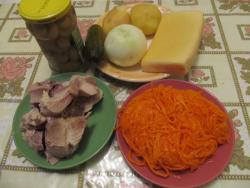 салат грибное лукошко с шампиньонами и солеными огурцами