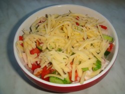 Салат Малибу с копченой курицей