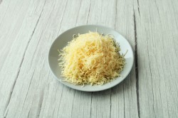 Салат Мимоза с горбушей и сыром