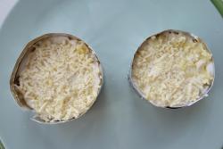 Салат Мимоза с яблоком и пармезаном