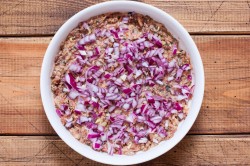 Салат мимоза с сайрой классический на праздник