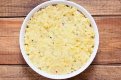 Салат мимоза с сайрой классический на праздник