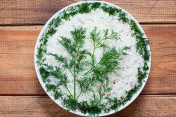 Салат мимоза с сайрой классический на праздник