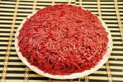 Салат из свеклы с чесноком и сыром Монгольская горка