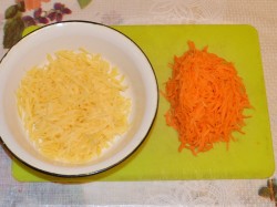 название картинки Салат курица, морковь с черносливом