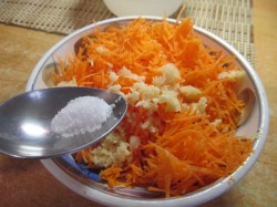 название картинки Салат из моркови плюс чеснок майонез
