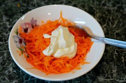 название картинки Салат Морковь с майонезом и чесноком