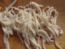 название картинки Салат Морской с кальмарами и зеленым горошком