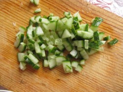 название картинки Салат Морской с кальмарами и зеленым горошком