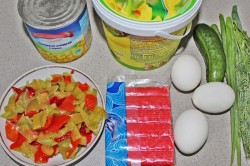 Салат Мозаика с крабовыми палочками