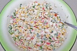 Салат Мозаика с крабовыми палочками