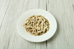 название картинки Салат Муравейник с курицей и картофельной соломкой