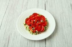 название картинки Салат Муравейник с курицей и картофельной соломкой