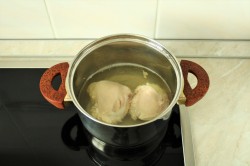 название картинки Салат Муравейник с курицей и картофельной соломкой