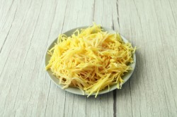 название картинки Салат Муравейник с курицей и картофельной соломкой