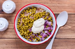 Салат мясной классический