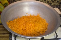 Салат на зиму с рисом и овощами