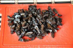 название картинки Салат курица с черносливом слоями