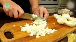 Салат Нежность с курицей яйцами огурцами