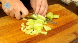 Салат Нежность с курицей яйцами огурцами