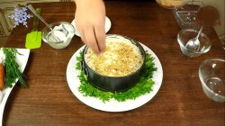 Салат Нежность с курицей яйцами огурцами