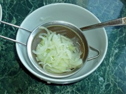 Салат Нежность с огурцами и курицей