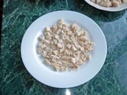 Салат Нежность с огурцами и курицей