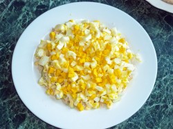 Салат Нежность с огурцами и курицей