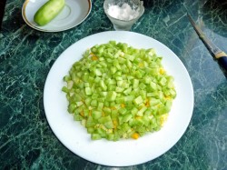 Салат Нежность с огурцами и курицей